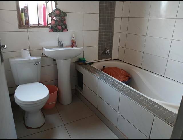 5 BEDROOM HOUSE FOR SALE IN LEHAE